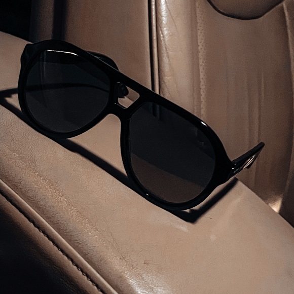 Gucci Aviator Sunglasses ( authentic with papers ) men’s - Picture 2 of 4